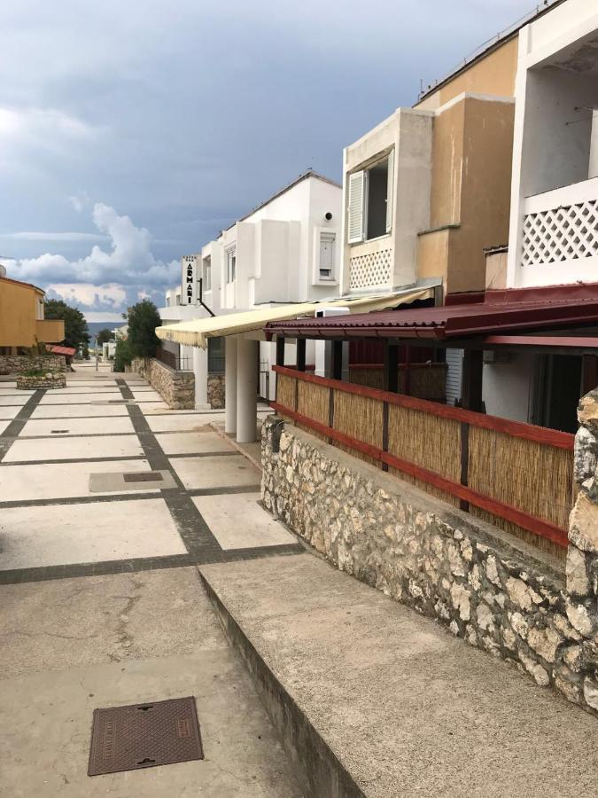 Jurisic Apartments Novalja Exterior photo