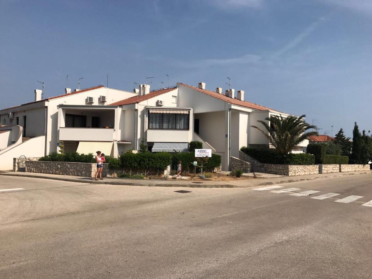 Jurisic Apartments Novalja Exterior photo
